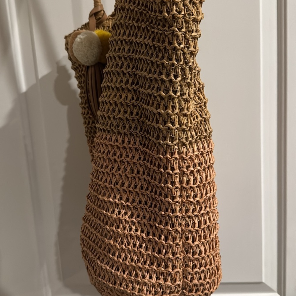 ⚫️⚫️ OLD NAVY COLOR-BLOCKED STRAW TOTE - Picture 9 of 9